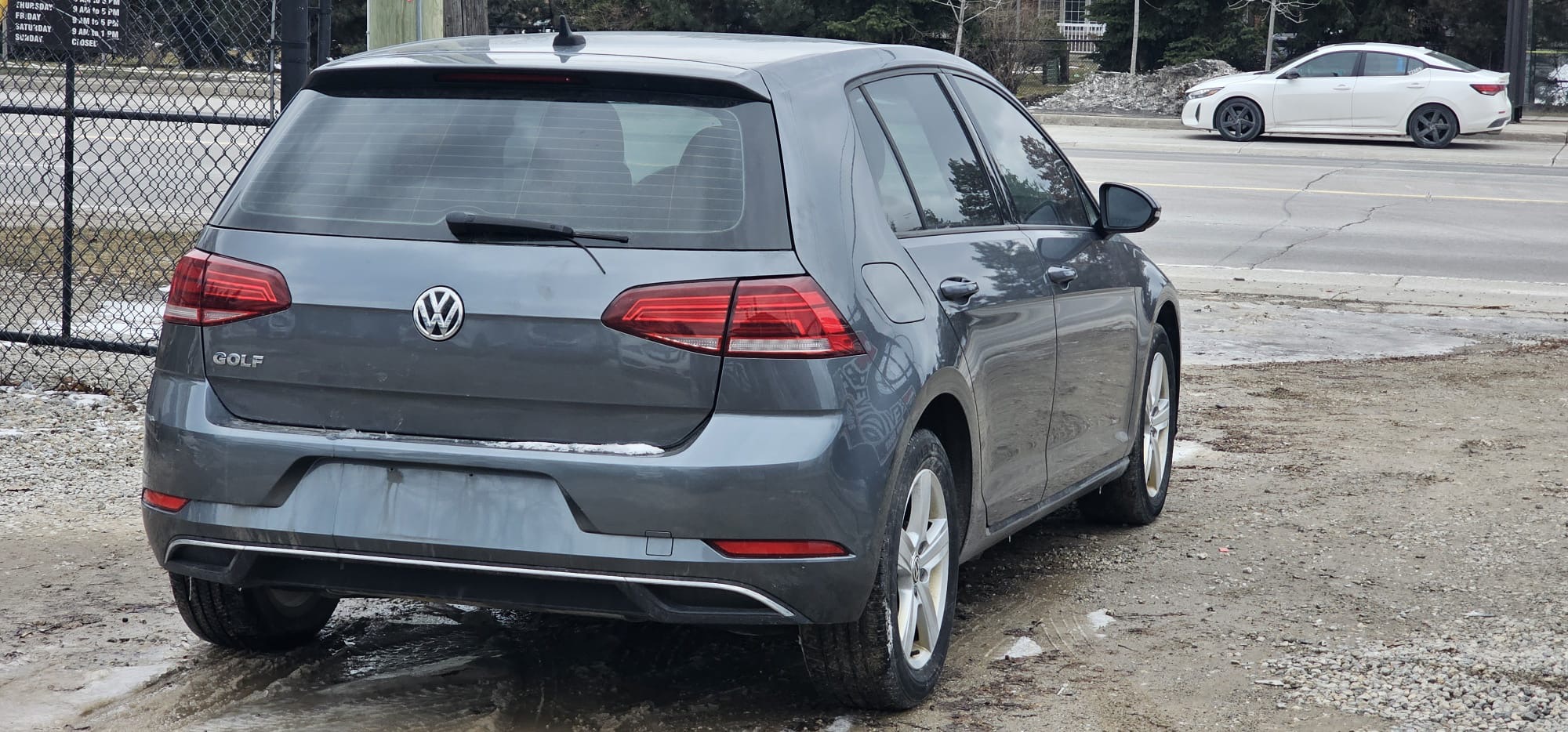 2019 Volkswagen Golf Highline.                                                                         $10,500