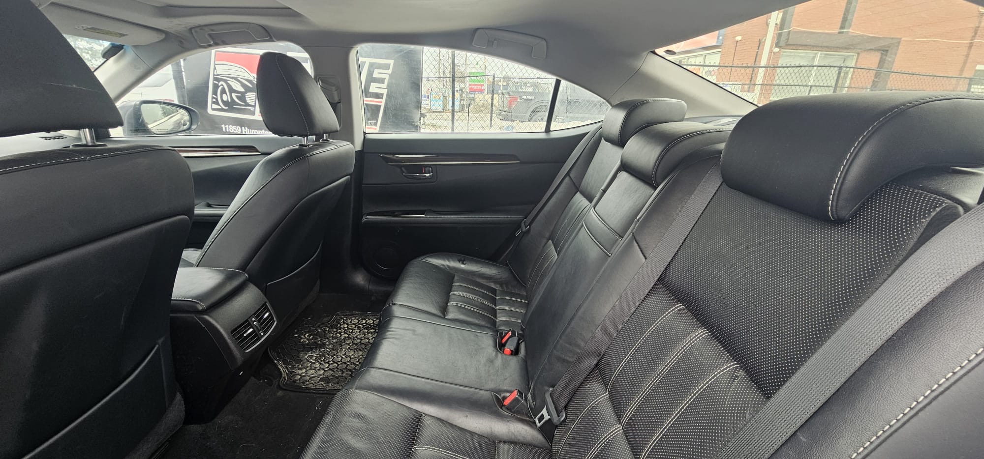 2016 Lexus ES 350.                                                                        $12,500