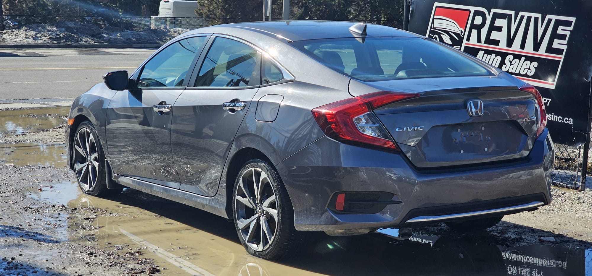 2020 Honda Civic Touring.                                                                         $11,200