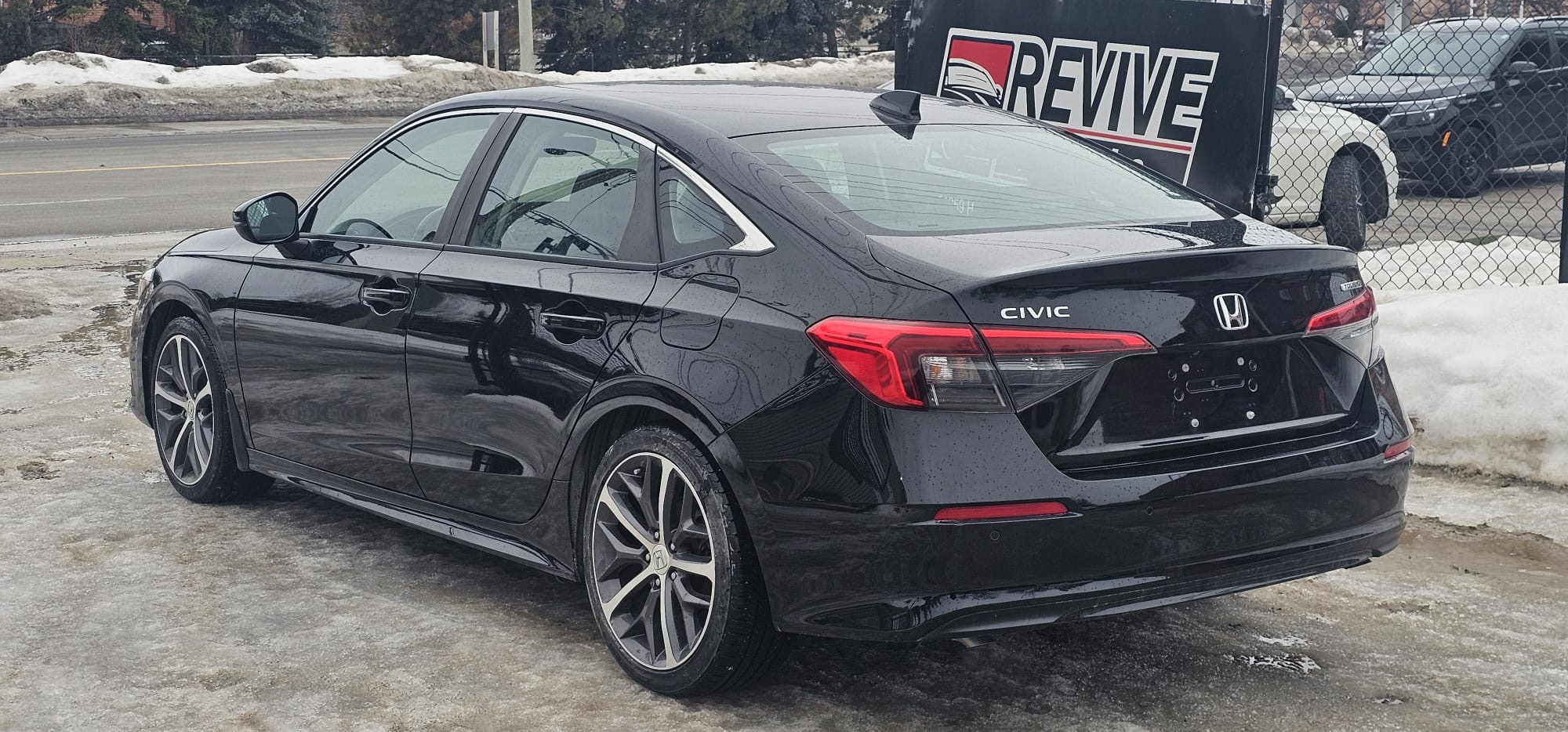 2022 Honda Civic Touring.                                                                        $13,900