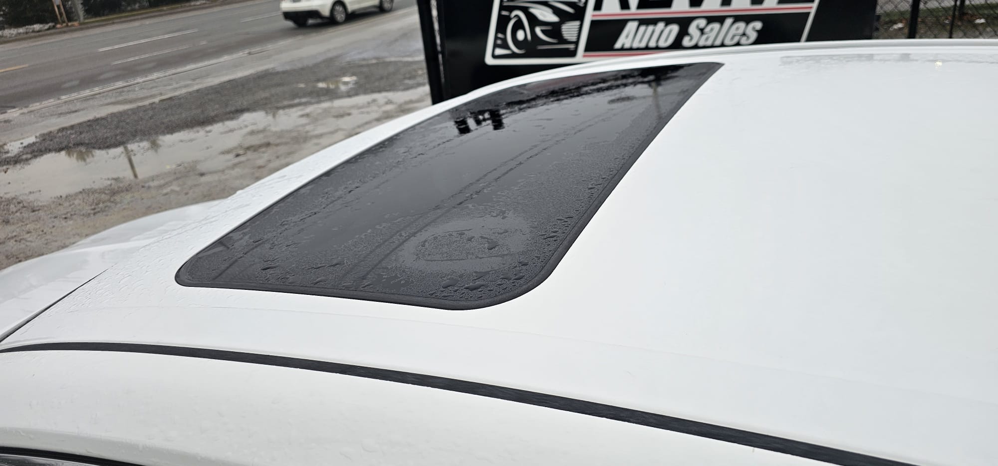 2020 Toyota Camry SE AWD.                                                                        $15,500