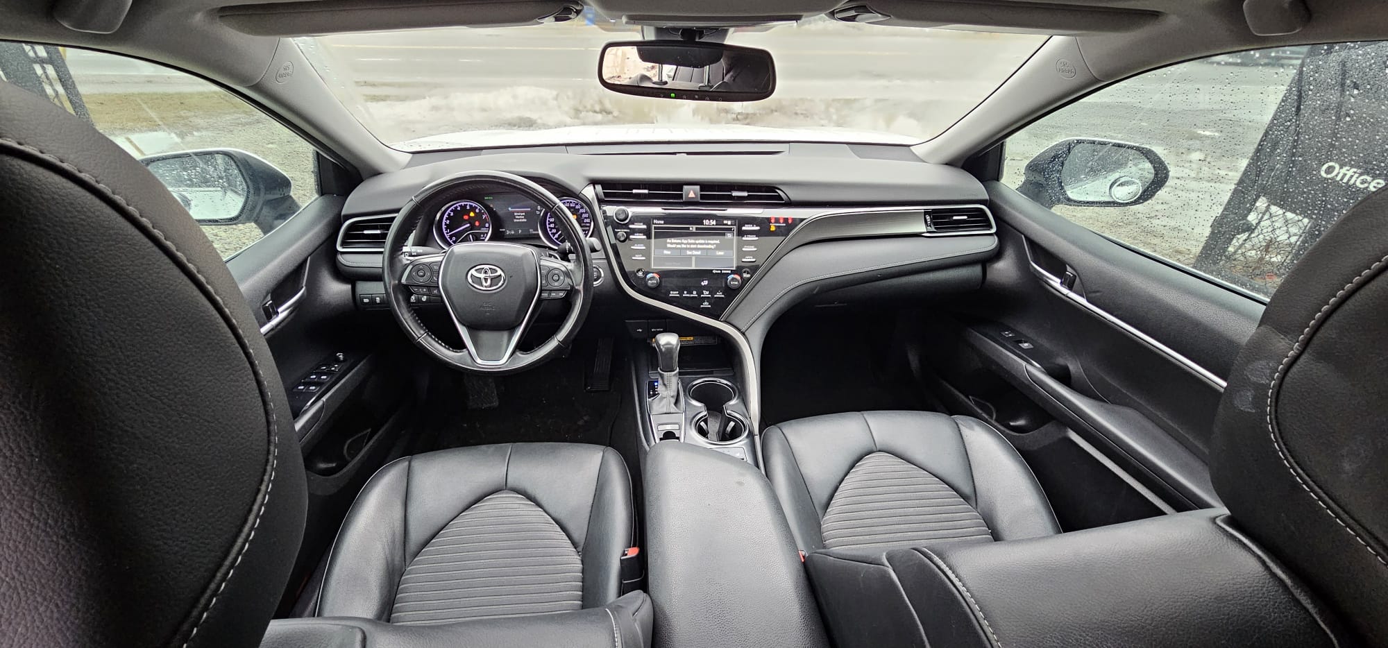 2020 Toyota Camry SE AWD.                                                                        $15,500