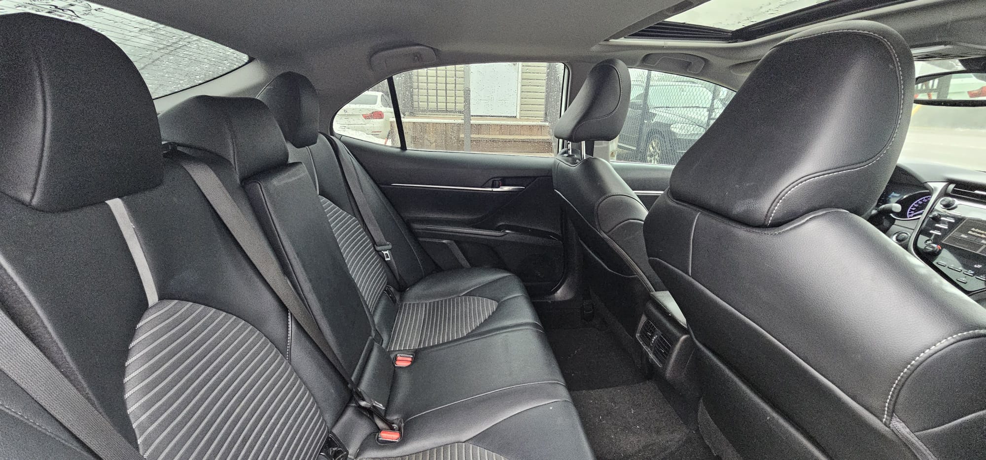 2020 Toyota Camry SE AWD.                                                                        $15,500