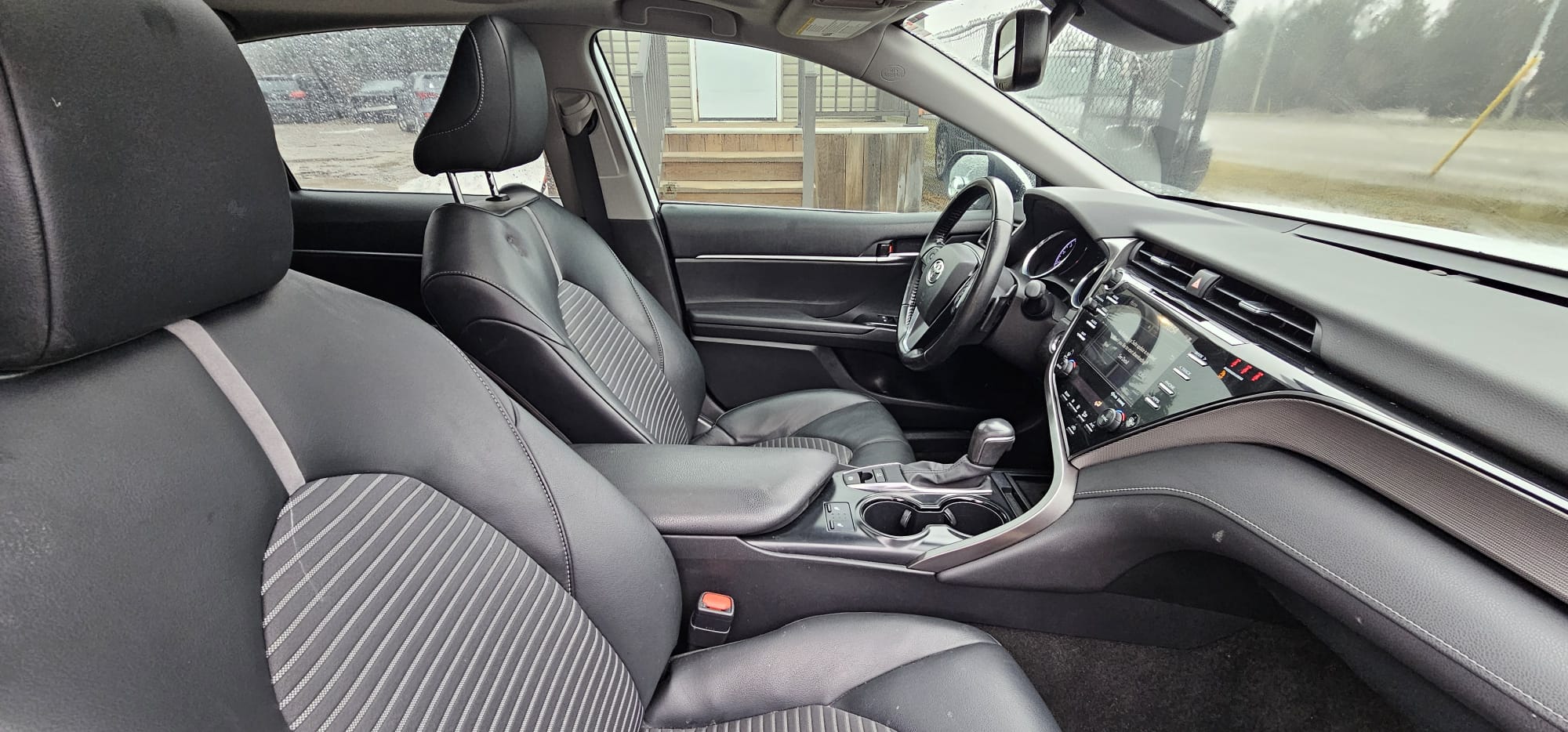 2020 Toyota Camry SE AWD.                                                                        $15,500