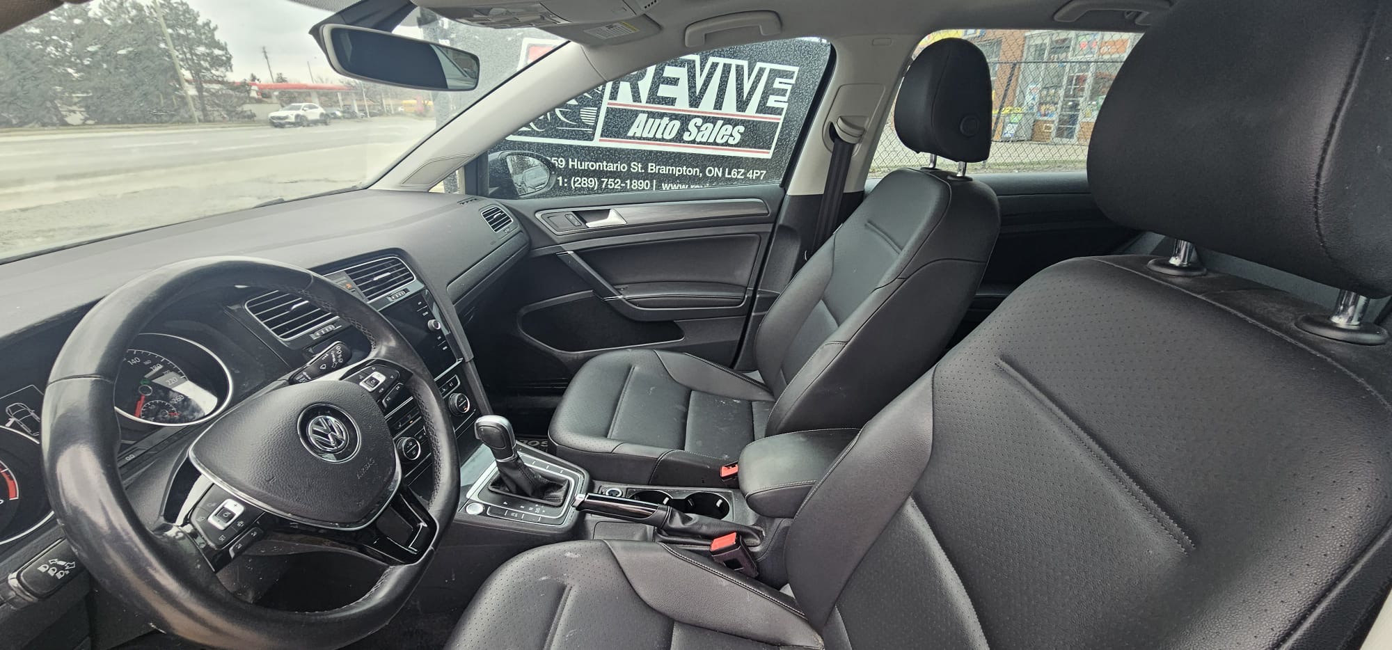 2019 Volkswagen Golf Highline.                                                                         $10,500
