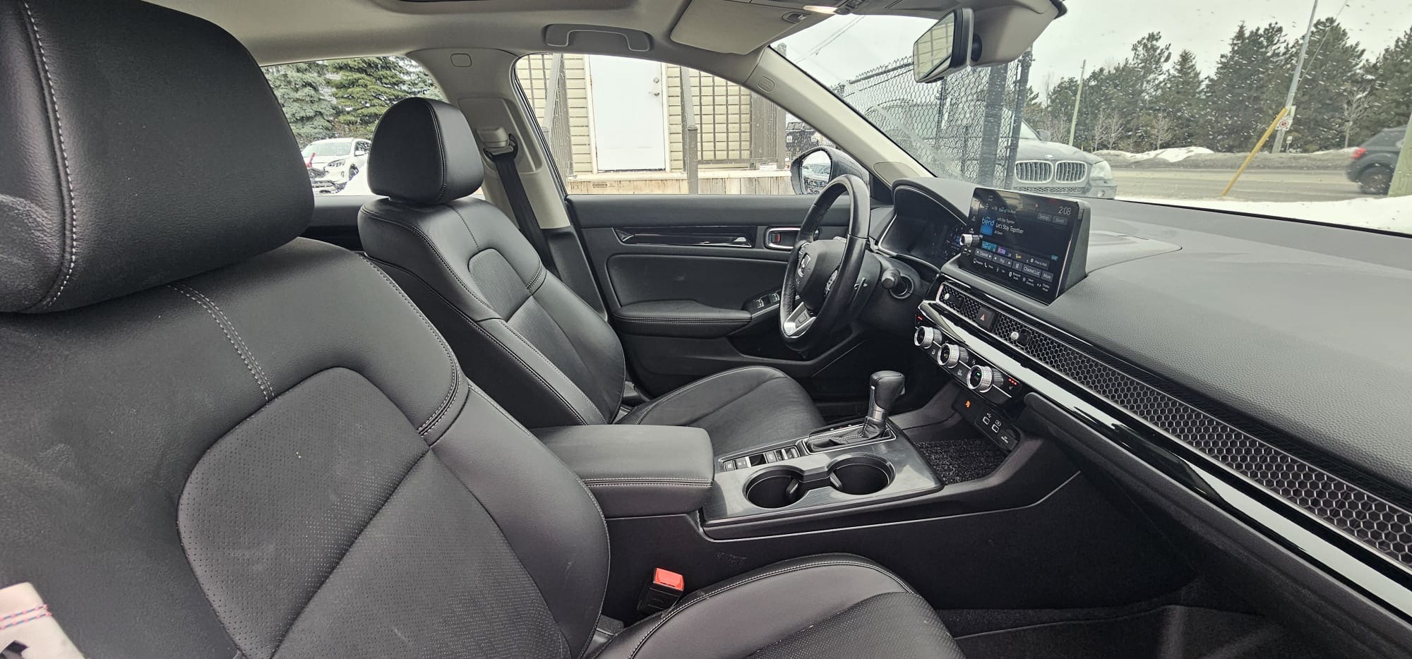 2022 Honda Civic Touring.                                                                        $13,900