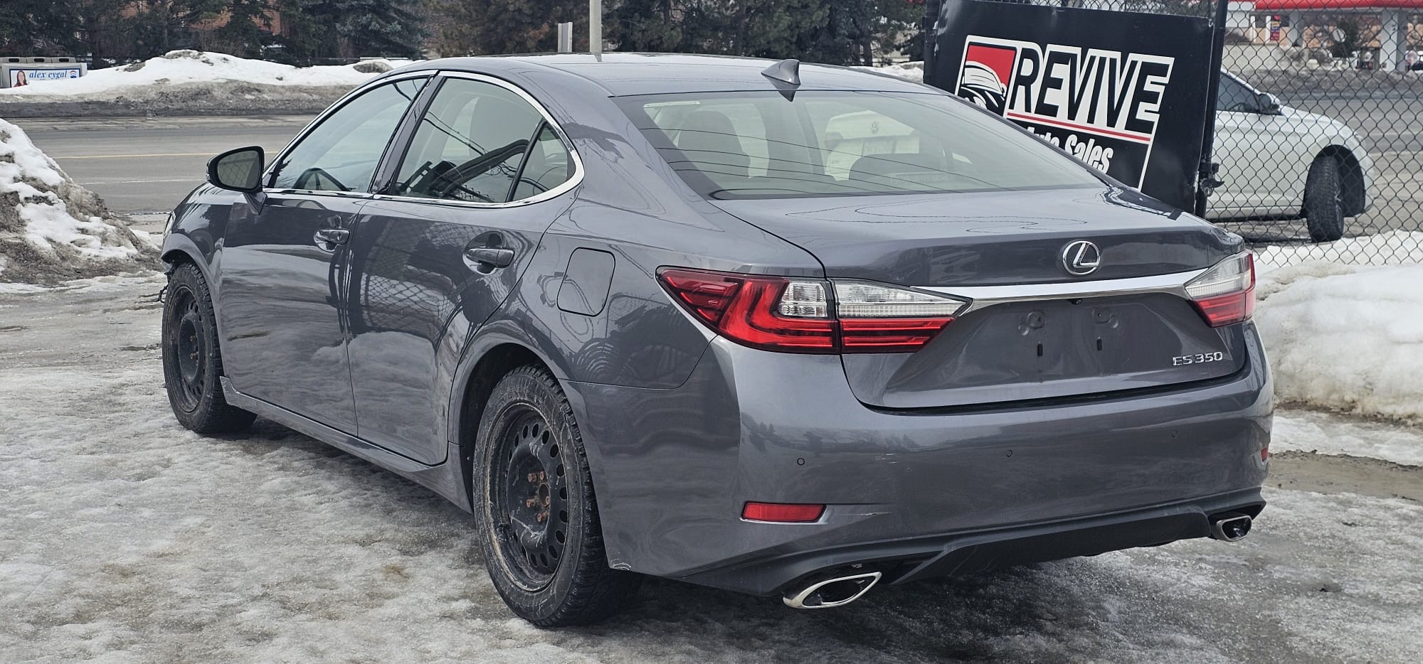 2016 Lexus ES 350.                                                                        $12,500